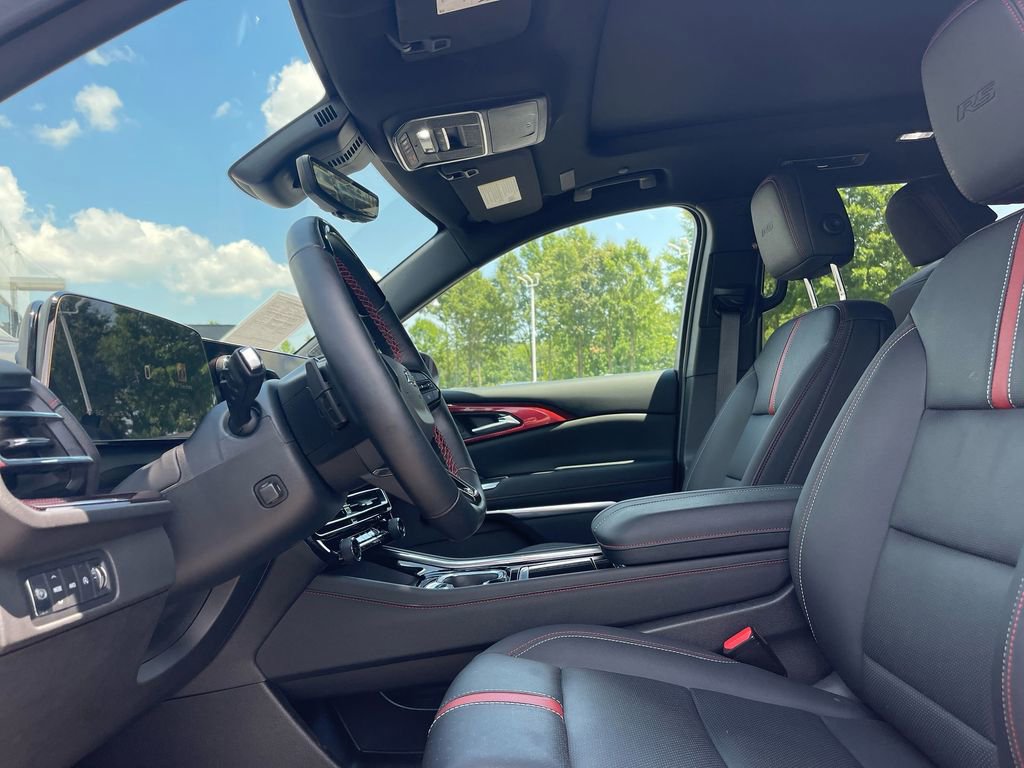 Used 2024 Chevrolet Traverse RS w/ LPO, Floor Liner Package image 9