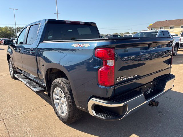 Used 2022 Chevrolet Silverado 1500 LT AWD/4WD image 8