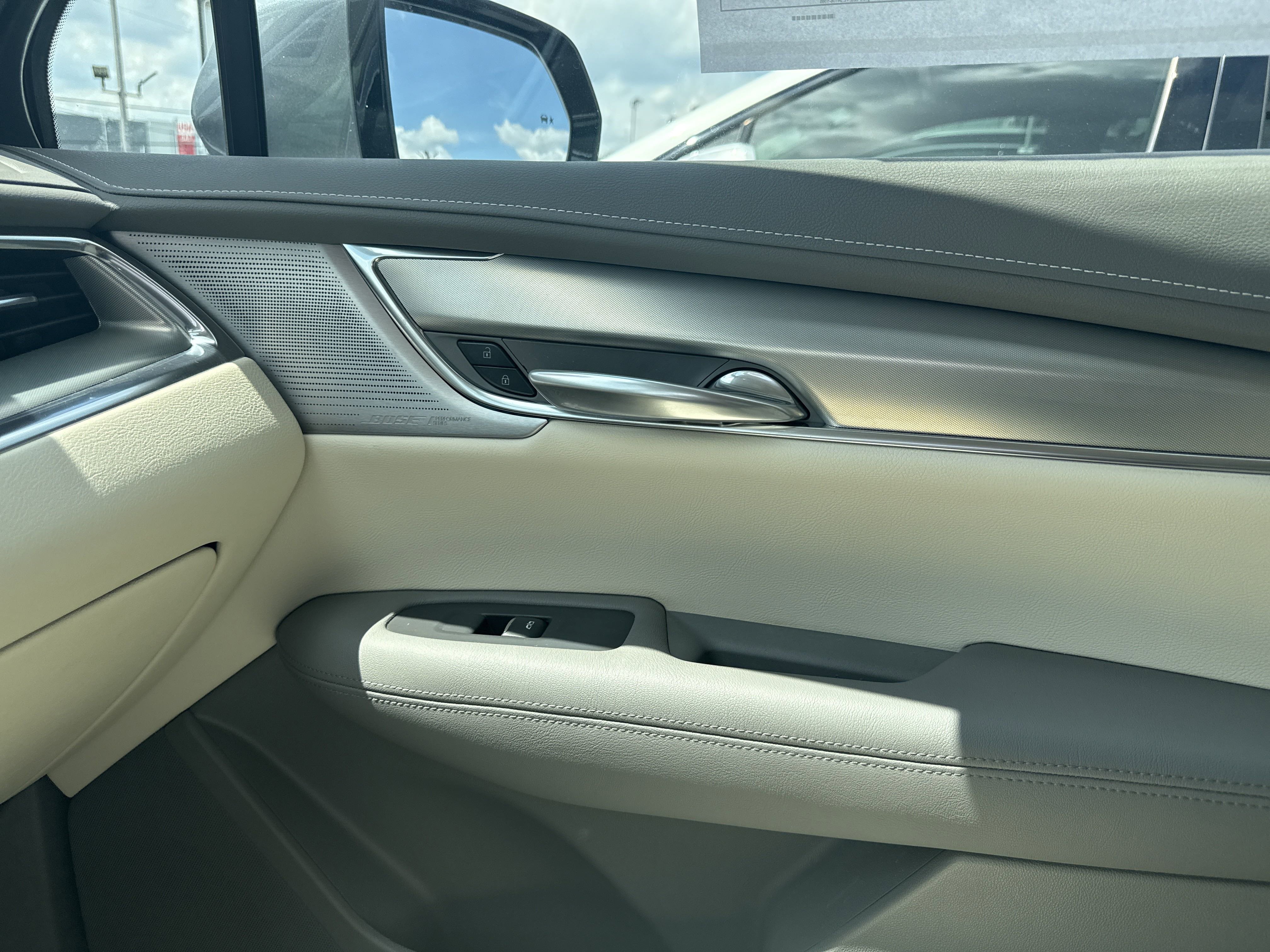 Used 2021 Cadillac XT5 Premium Luxury w/ LPO, Premium Carpet Package image 24