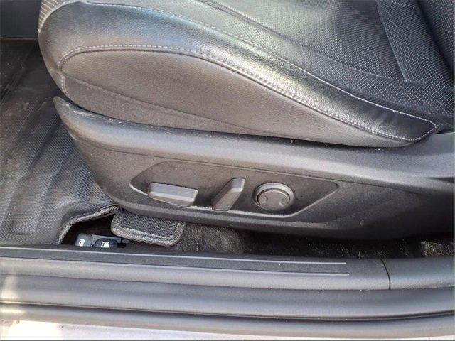 Certified 2023 Hyundai Elantra Limited image 18