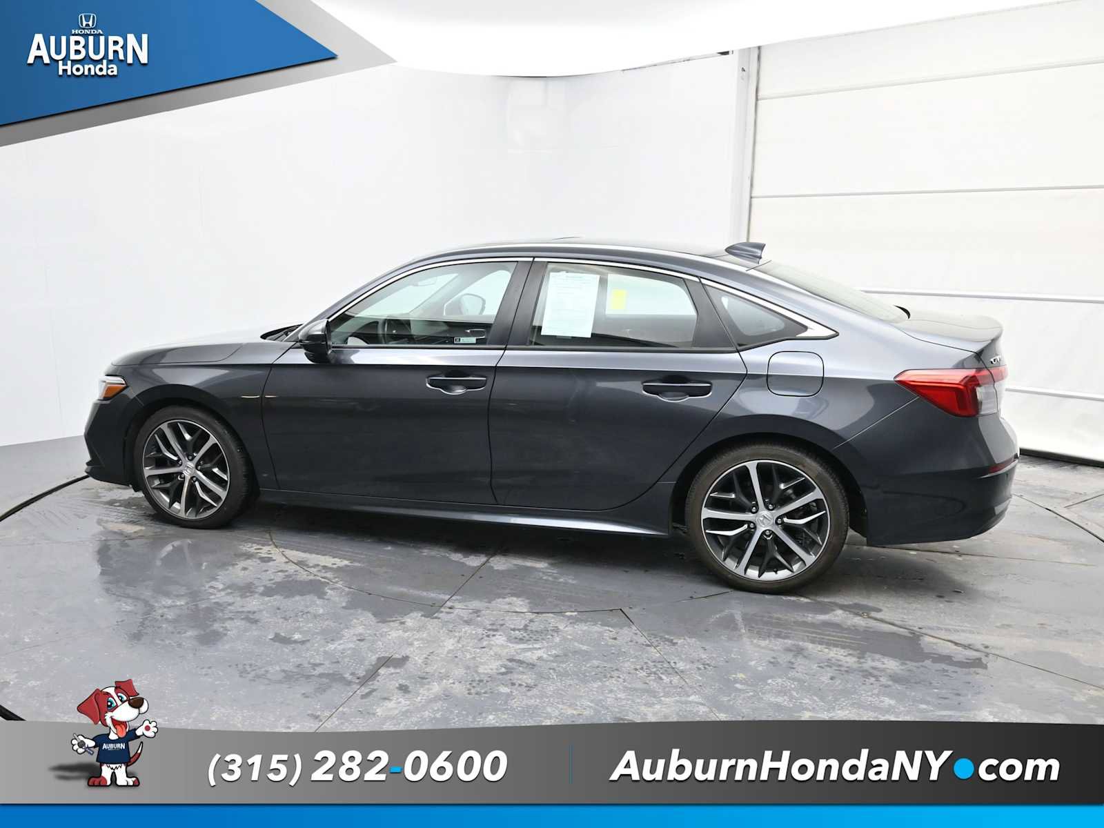 Used 2024 Honda Civic Touring image 7