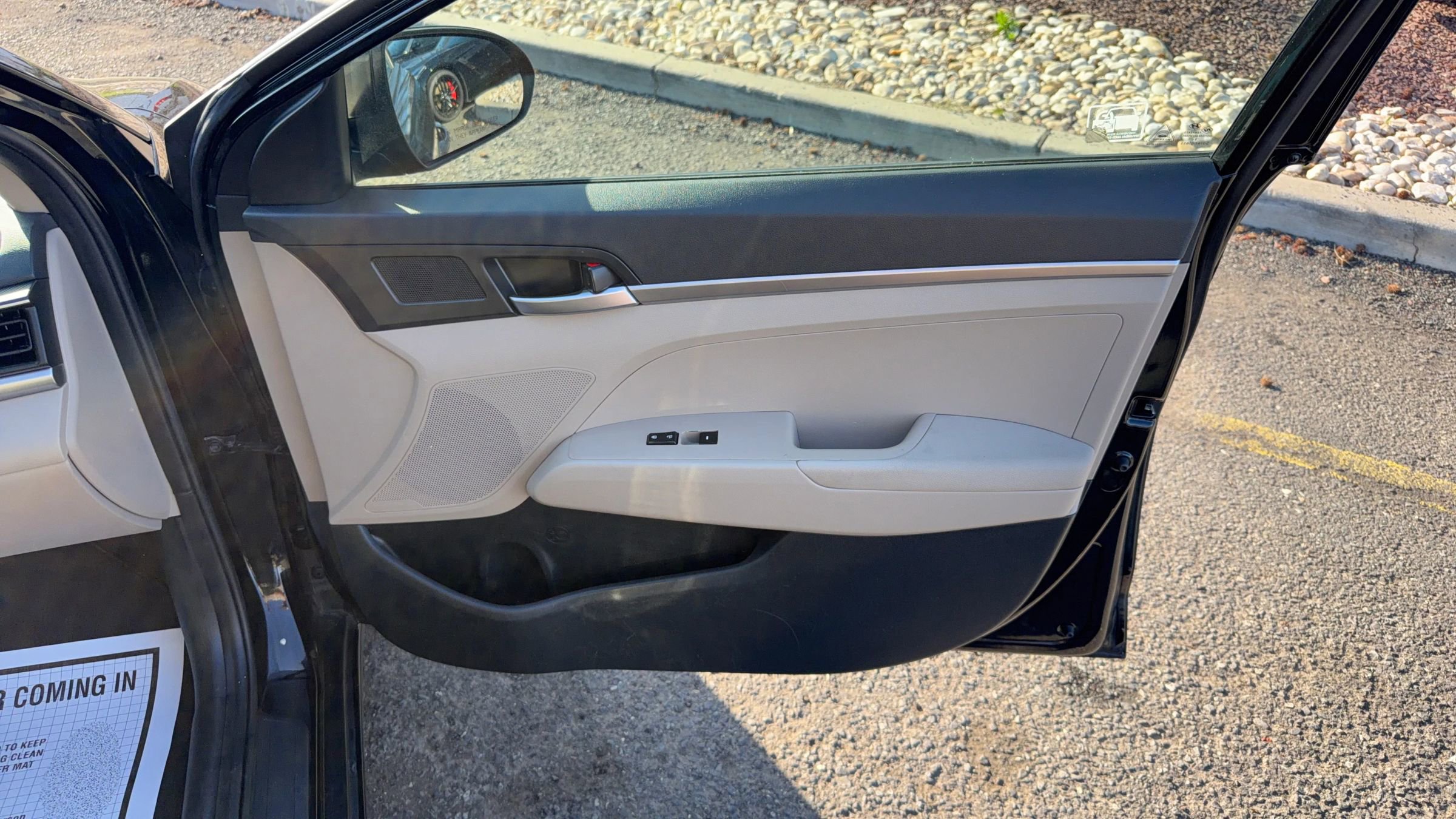 Used 2019 Hyundai Elantra SE FWD image 16