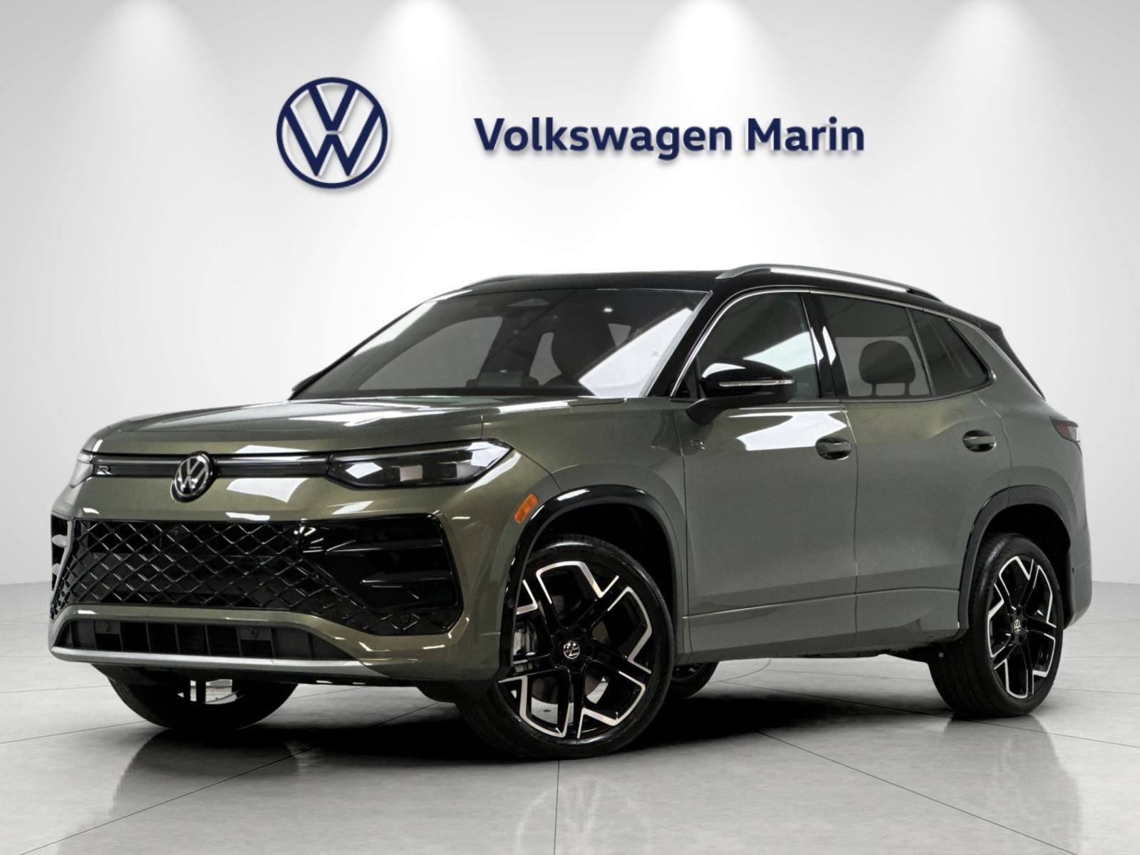 New 2026 Volkswagen Tiguan SEL R-Line AWD/4WD image 1
