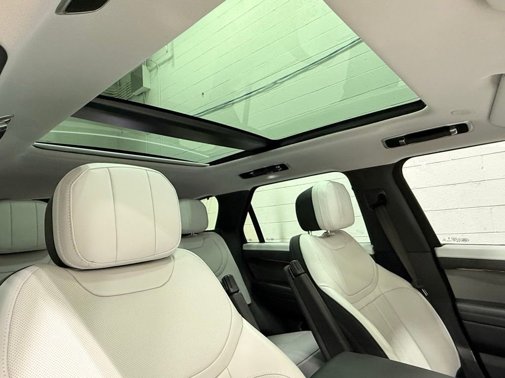 Used 2025 Land Rover Range Rover Sport Dynamic SE AWD/4WD image 43