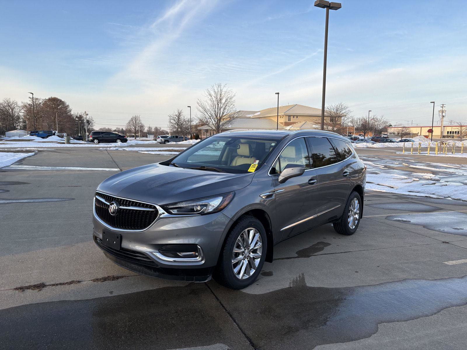 Used 2021 Buick Enclave Premium w/ Sun and Sites Package image 23