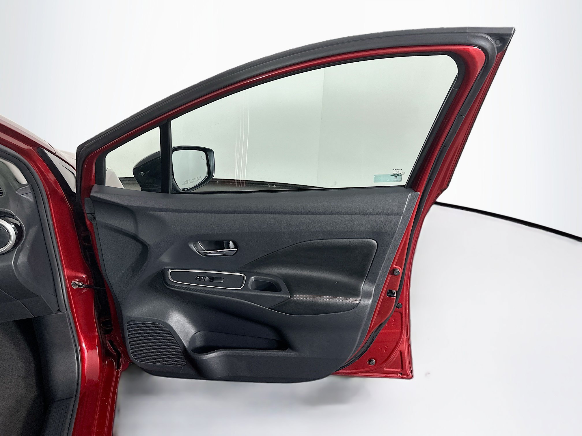 Used 2025 Nissan Versa SR w/ Trunk Package FWD image 30