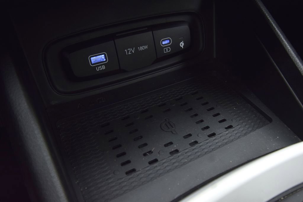 Used 2023 Hyundai Venue Limited w/ Cargo Package FWD image 33