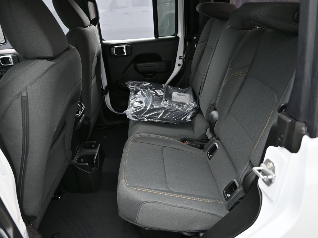 New 2025 Jeep Gladiator Sport image 12