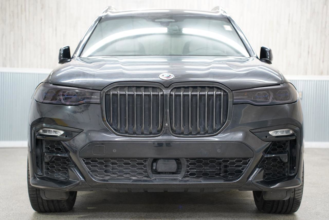 Used 2022 BMW X7 M50i w/ Dynamic Handling Package image 3