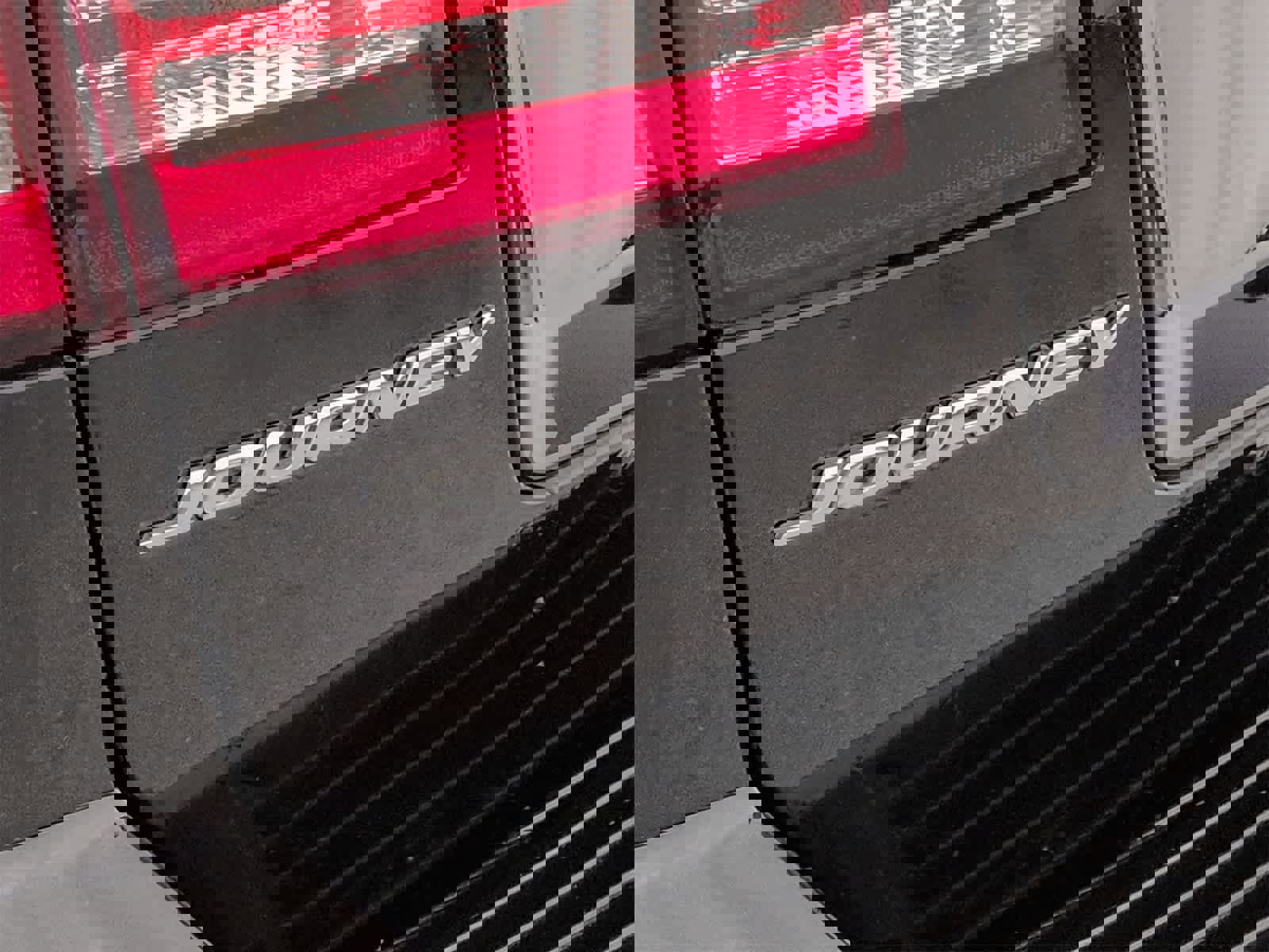 Used 2018 Dodge Journey SE image 13