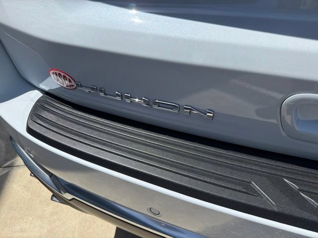 New 2026 GMC Yukon XL Denali w/ Denali Reserve Package AWD/4WD image 8