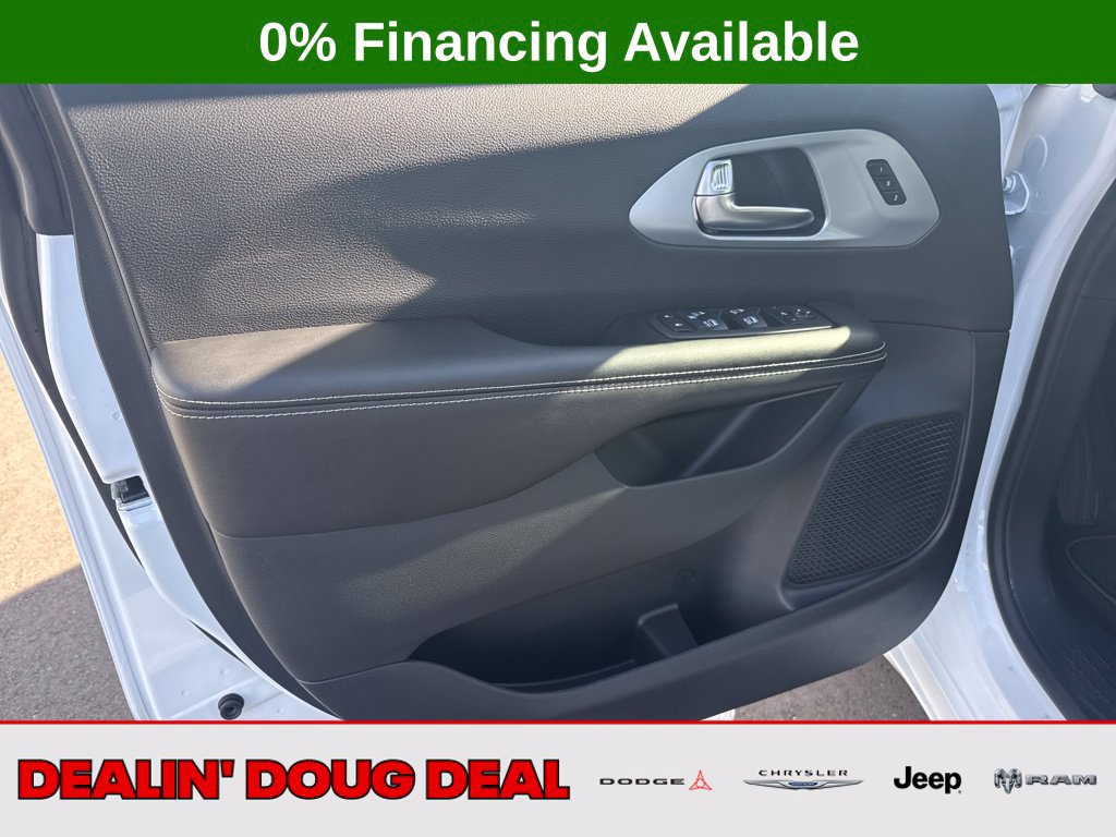 New 2026 Chrysler Pacifica Limited w/ S Appearance Package AWD/4WD image 11
