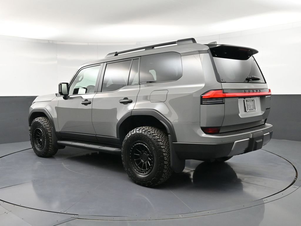 Used 2024 Lexus GX 550 AWD/4WD image 3
