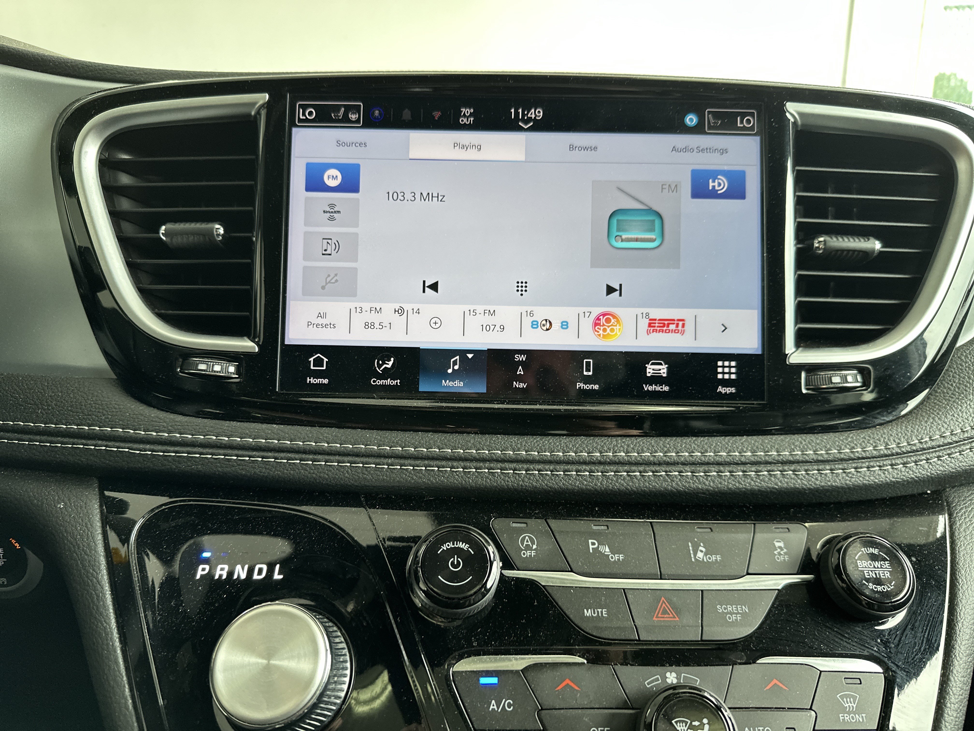 Used 2026 Chrysler Pacifica Limited FWD image 21