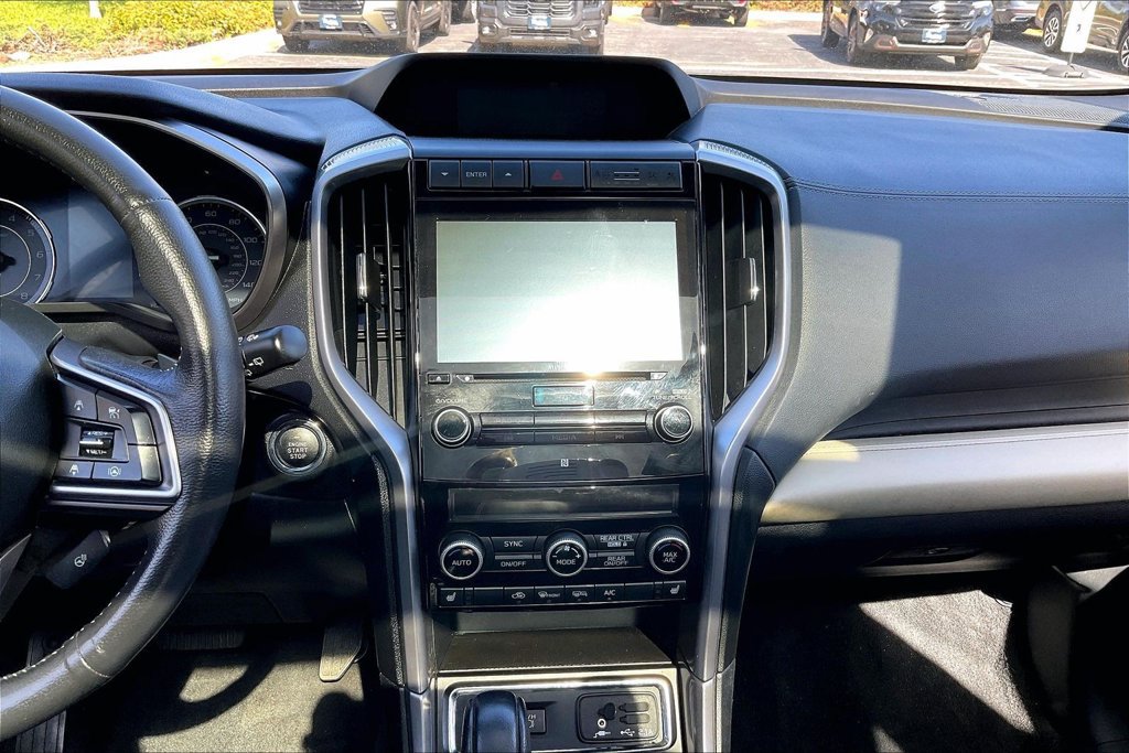 Used 2022 Subaru Ascent Limited w/ Technology Package AWD/4WD image 7