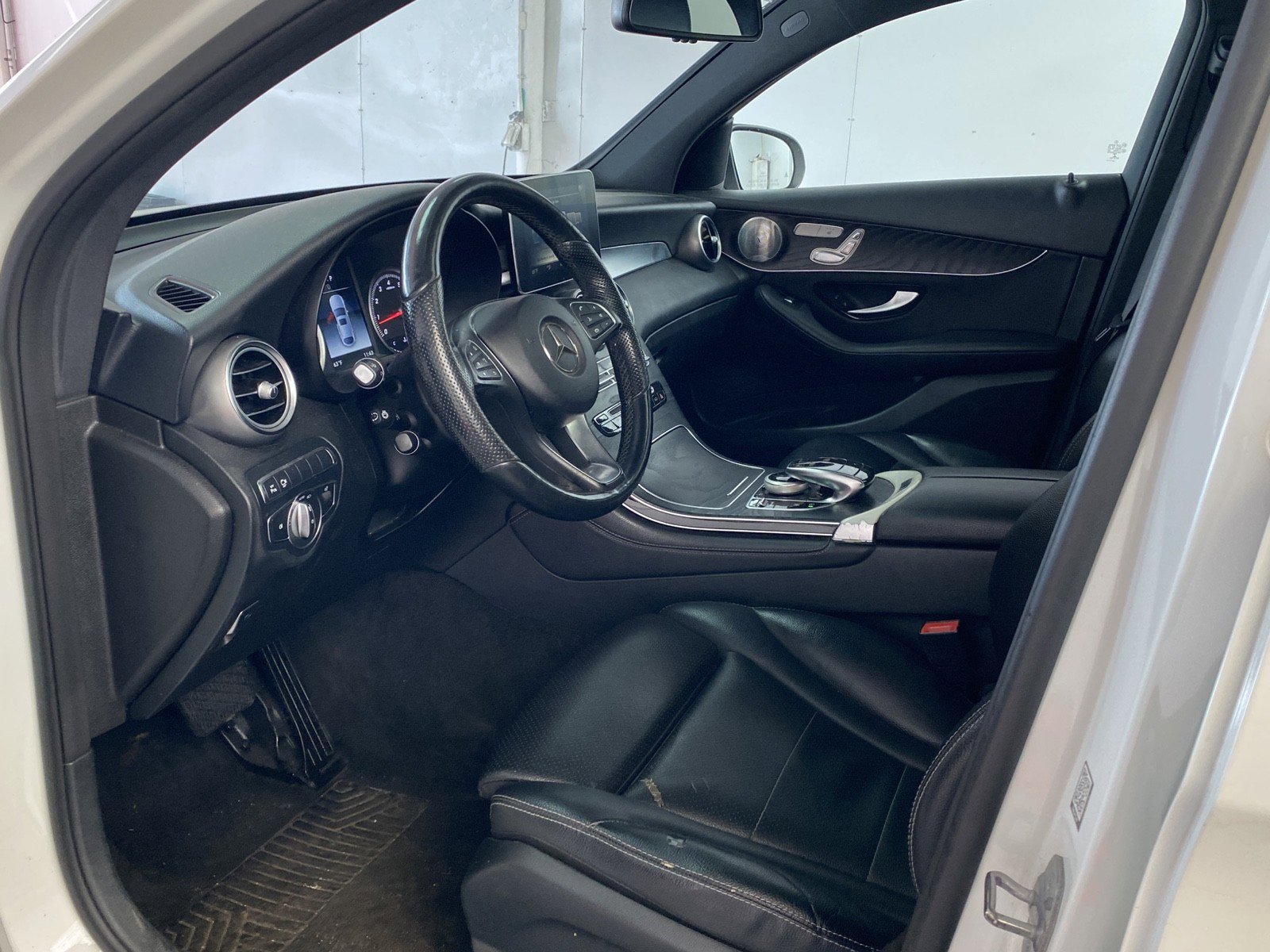 Used 2018 Mercedes-Benz GLC 300 4MATIC Coupe image 19