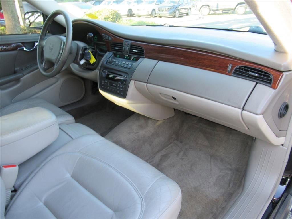 Used 2000 Cadillac De Ville w/ Comfort/Convenience Pkg FWD image 10
