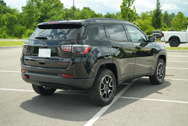 New 2026 Jeep Compass Trailhawk w/ Sun, Sound & Navigation Group AWD/4WD image 7
