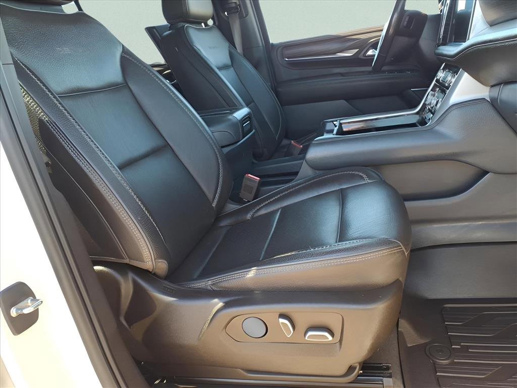 Used 2022 GMC Yukon XL Denali image 16
