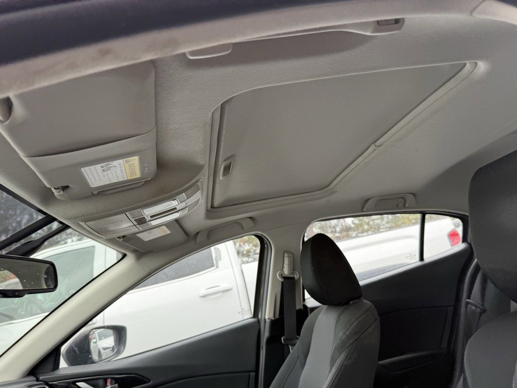 Used 2016 MAZDA MAZDA3 i Touring w/ Popular Equipment Package image 8