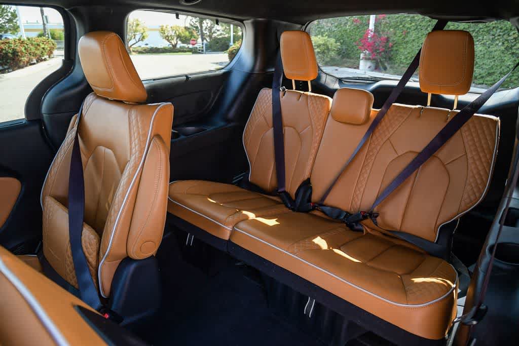 Used 2022 Chrysler Pacifica Pinnacle FWD image 21