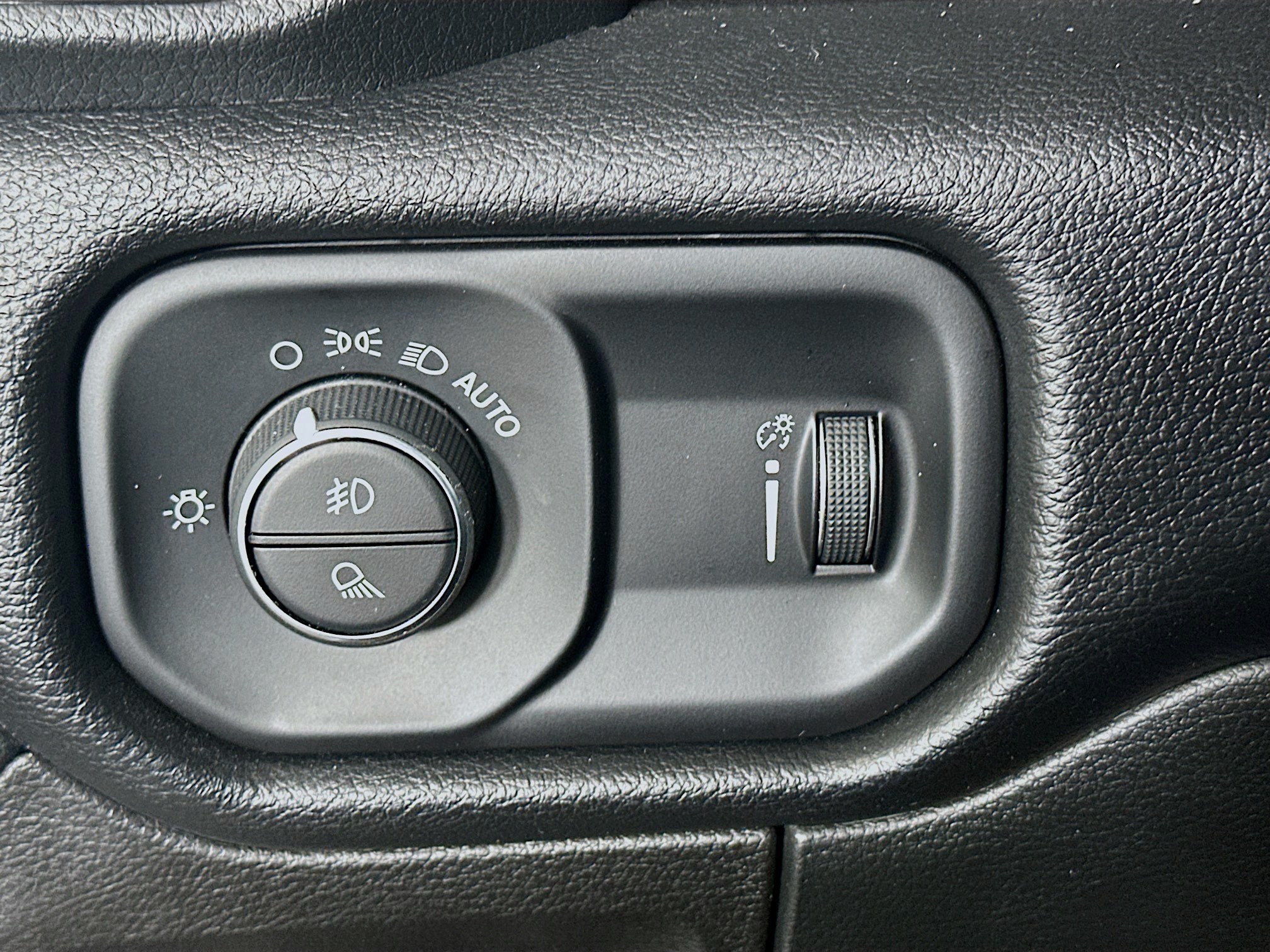 Used 2022 RAM 1500 Big Horn AWD/4WD image 16