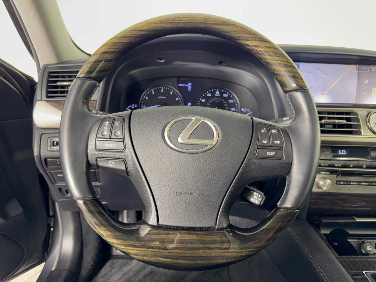 Used 2013 Lexus LS 460 w/ Comfort Pkg RWD image 10
