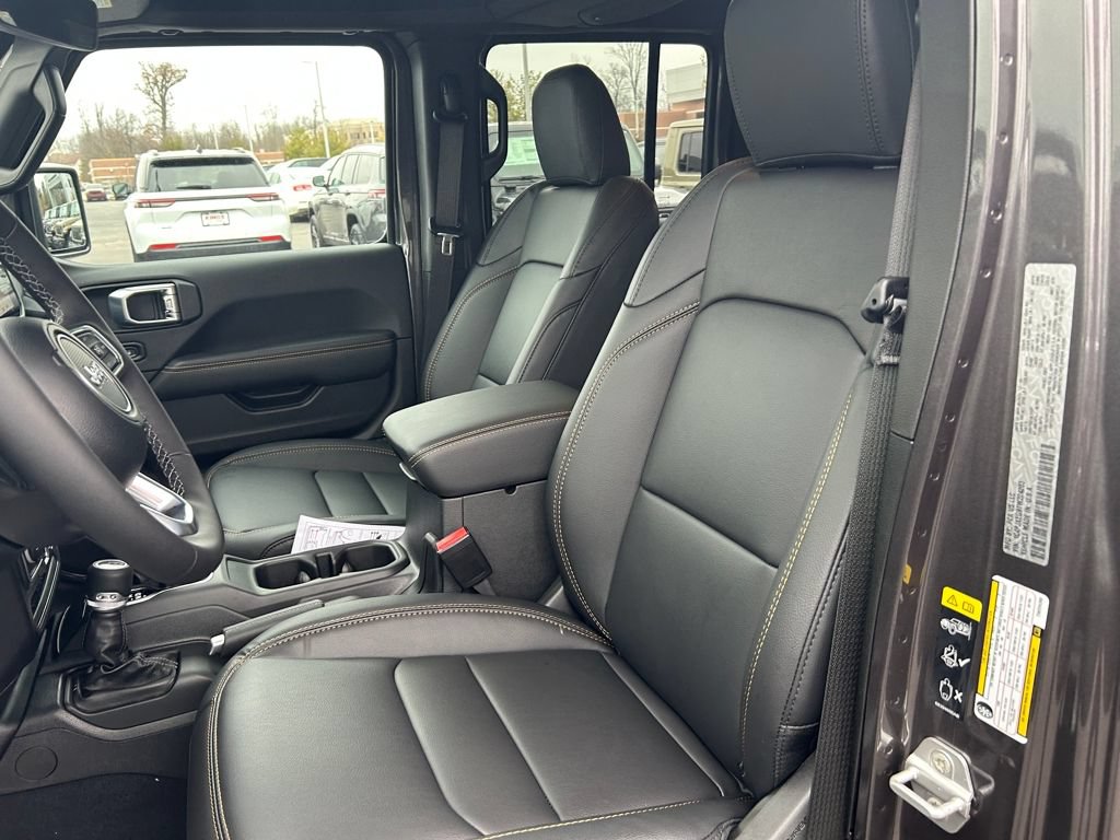 New 2026 Jeep Wrangler Unlimited Sahara AWD/4WD image 42