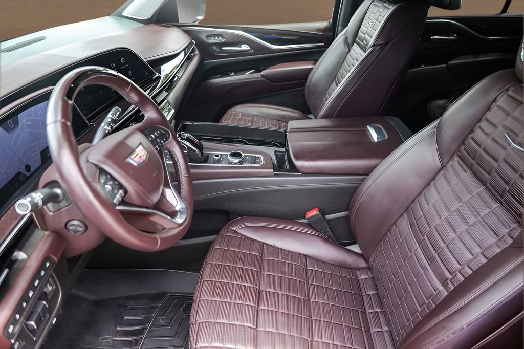 Used 2022 Cadillac Escalade Sport Platinum w/ LPO, ONYX Package AWD/4WD image 9