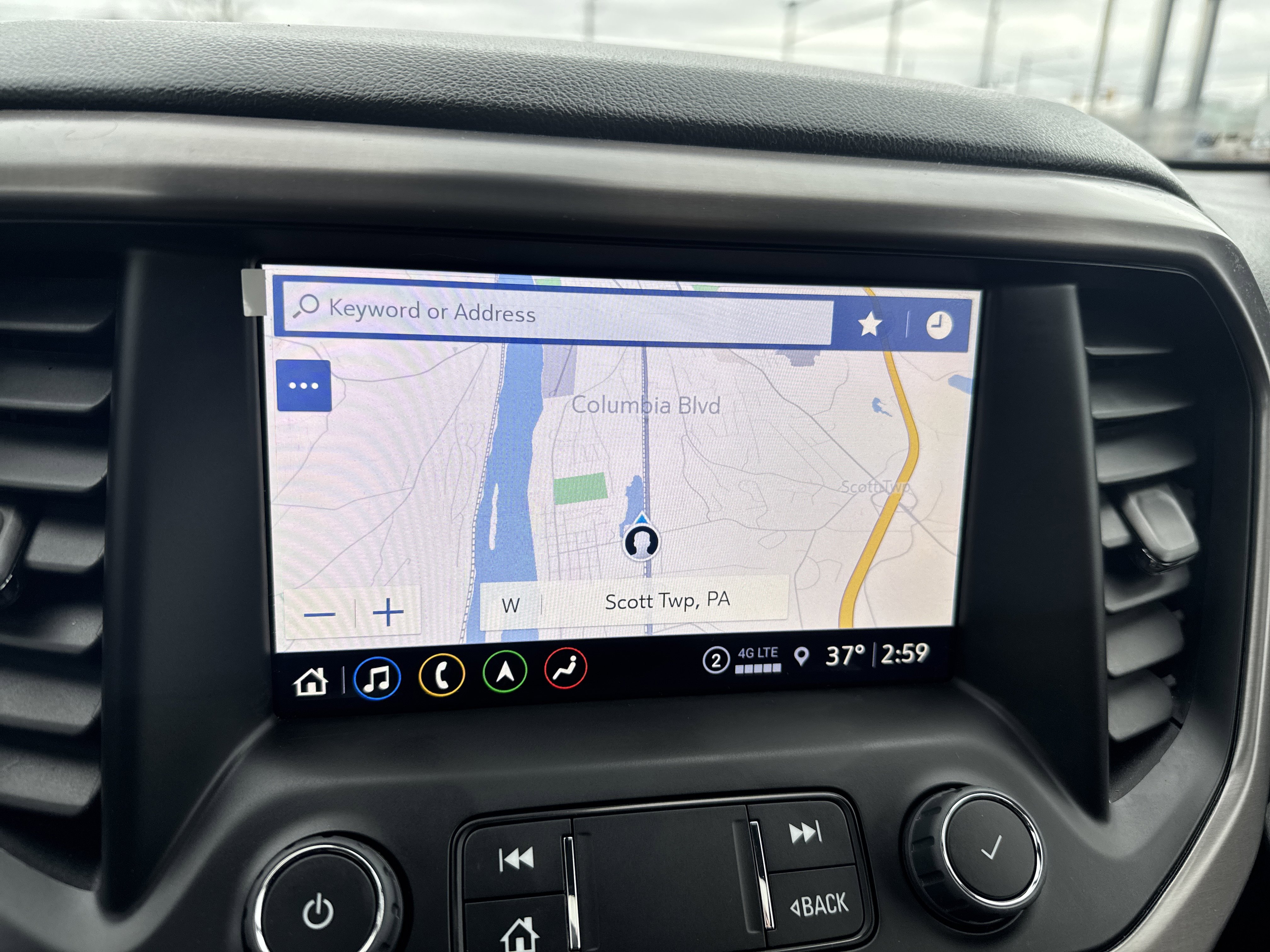 Used 2023 GMC Acadia AT4 w/ Preferred Package image 28