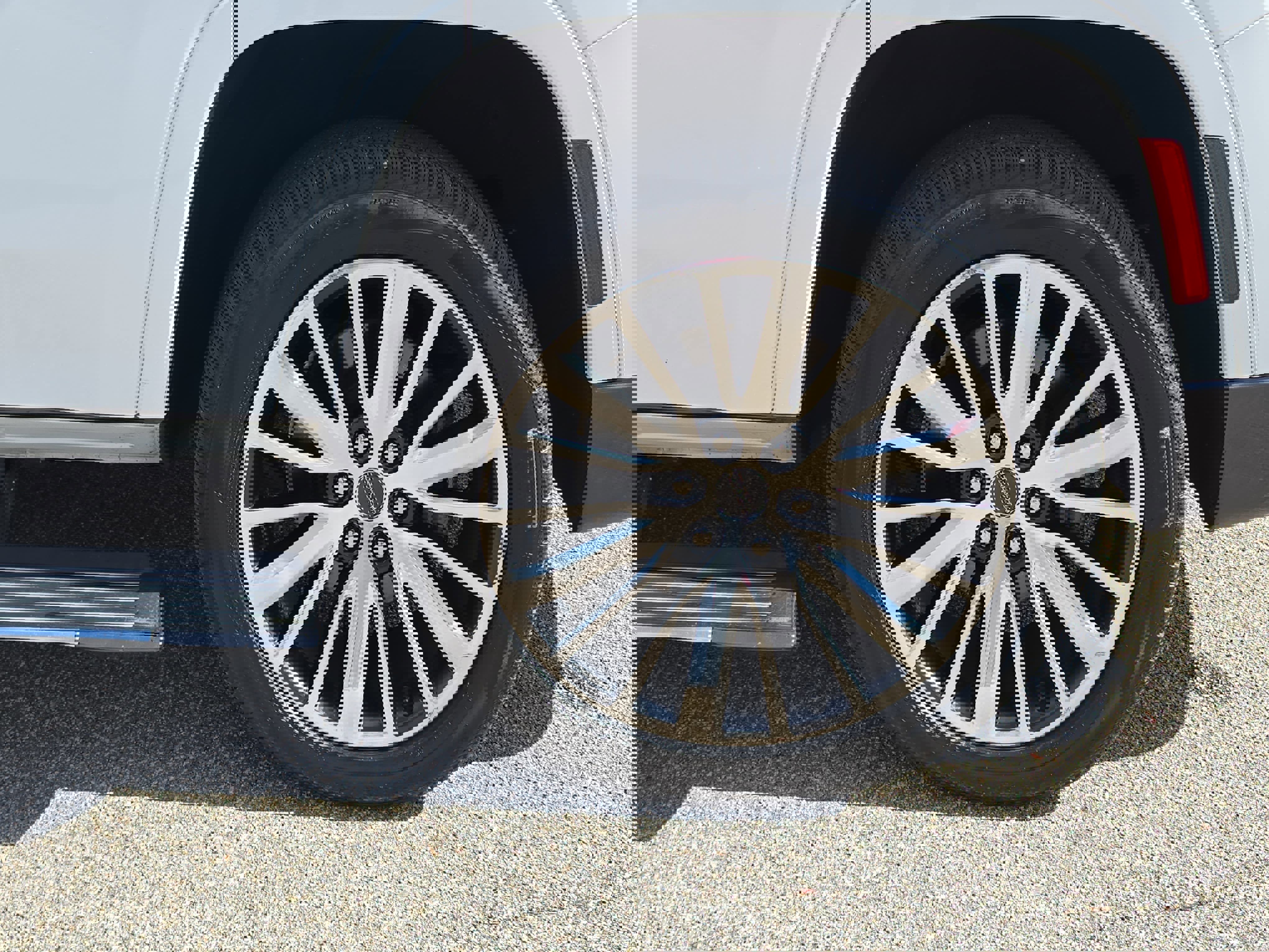 Used 2022 Jeep Grand Wagoneer Series III w/ Rear Seat Video Group 1 image 35