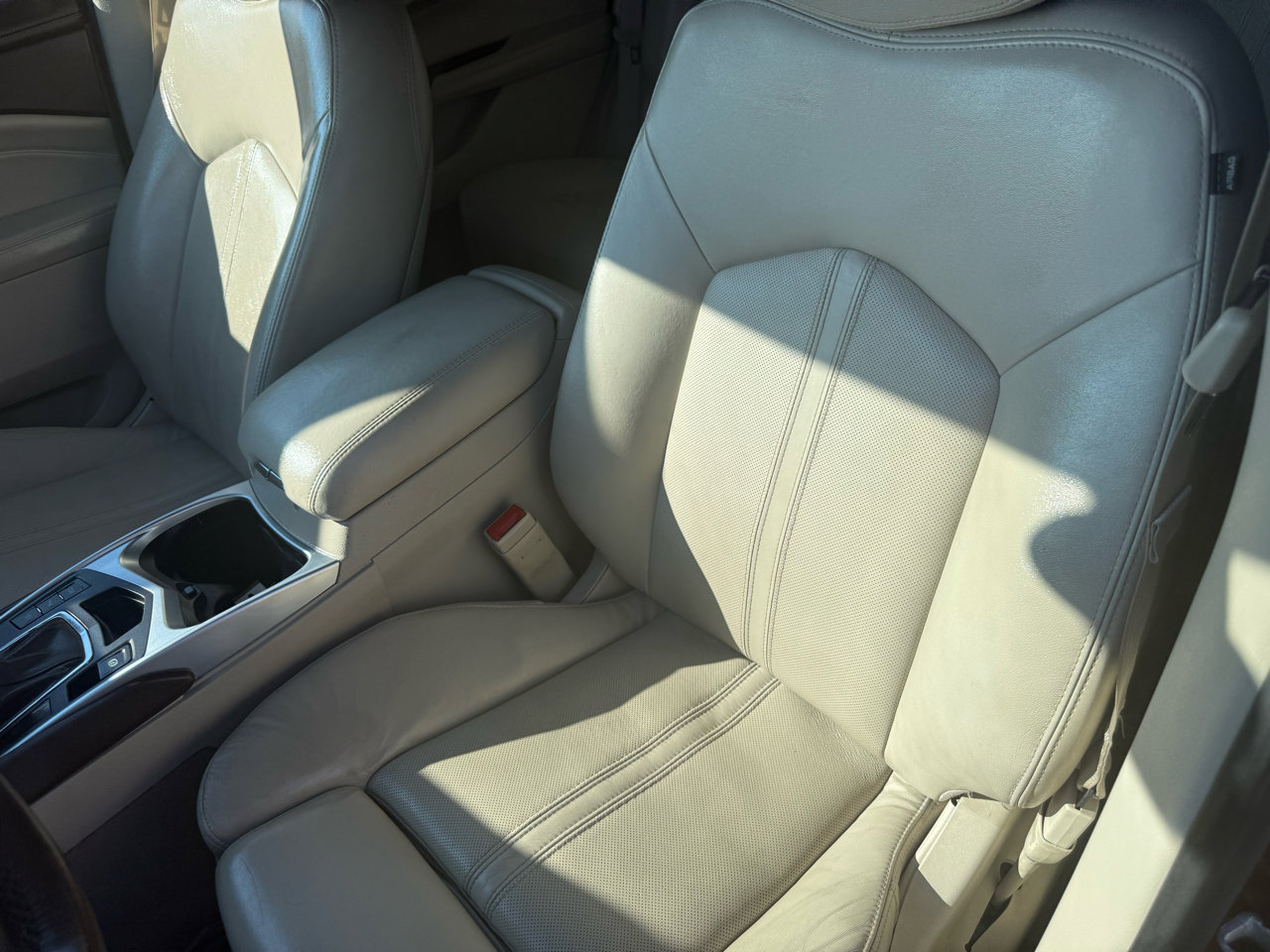 Used 2015 Cadillac SRX Luxury w/ Driver Awareness Package image 36