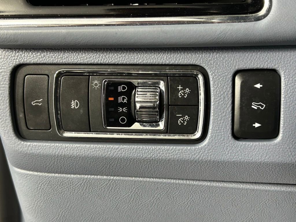 Used 2022 Lincoln Navigator L Black Label AWD/4WD image 35