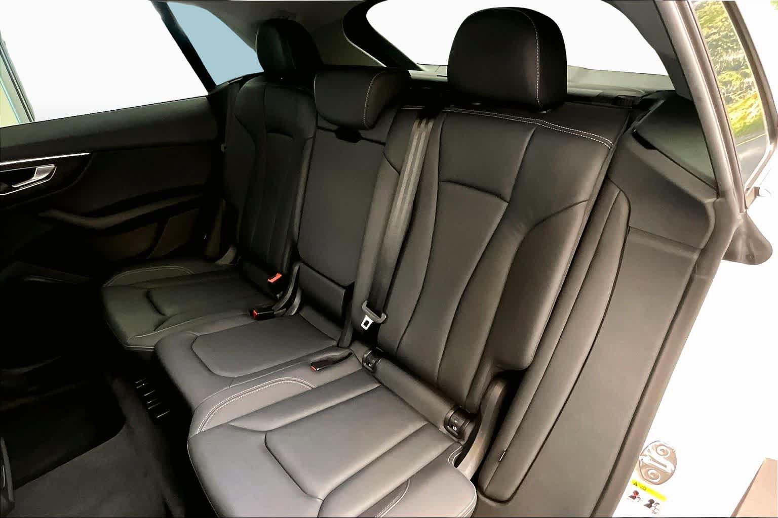 Used 2023 Audi Q8 Premium w/ Convenience Package AWD/4WD image 40