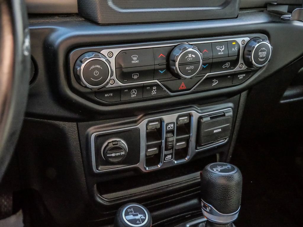 Used 2019 Jeep Wrangler Unlimited Sport S AWD/4WD image 32