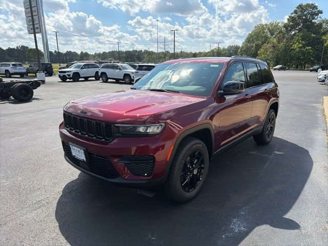 New 2025 Jeep Grand Cherokee Altitude RWD image 3