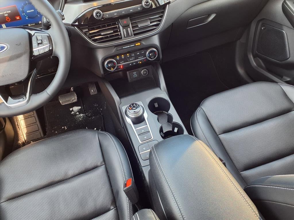 Used 2021 Ford Escape Titanium w/ Class II Trailer Tow Package image 11