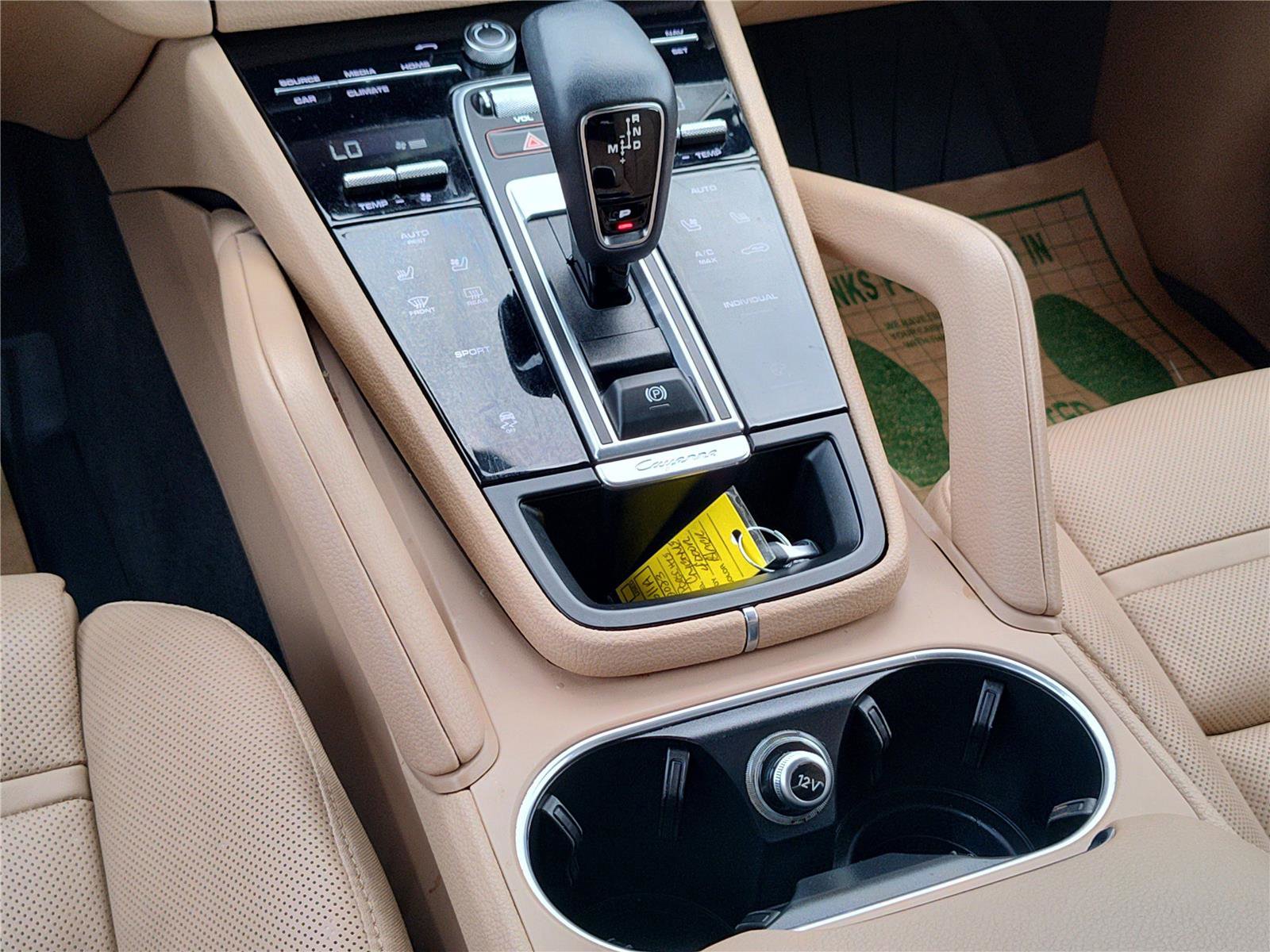 Used 2023 Porsche Cayenne Platinum Edition image 20