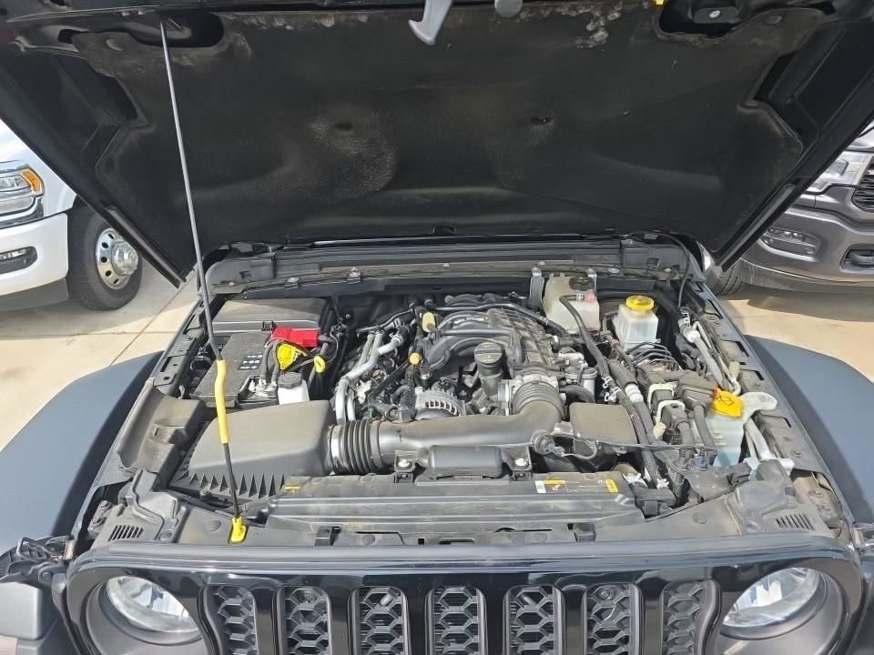 Used 2023 Jeep Gladiator Mojave w/ Cold Weather Group image 9