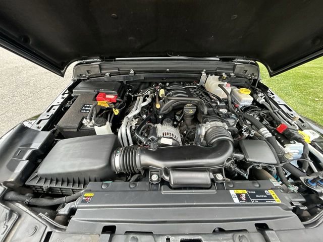 Used 2022 Jeep Wrangler Unlimited Sahara AWD/4WD image 14
