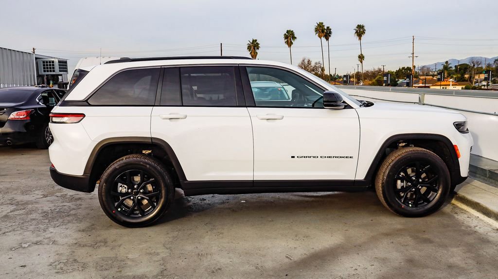New 2026 Jeep Grand Cherokee Altitude AWD/4WD image 13