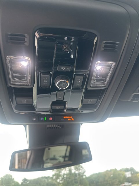 New 2026 Chevrolet Suburban Premier image 26