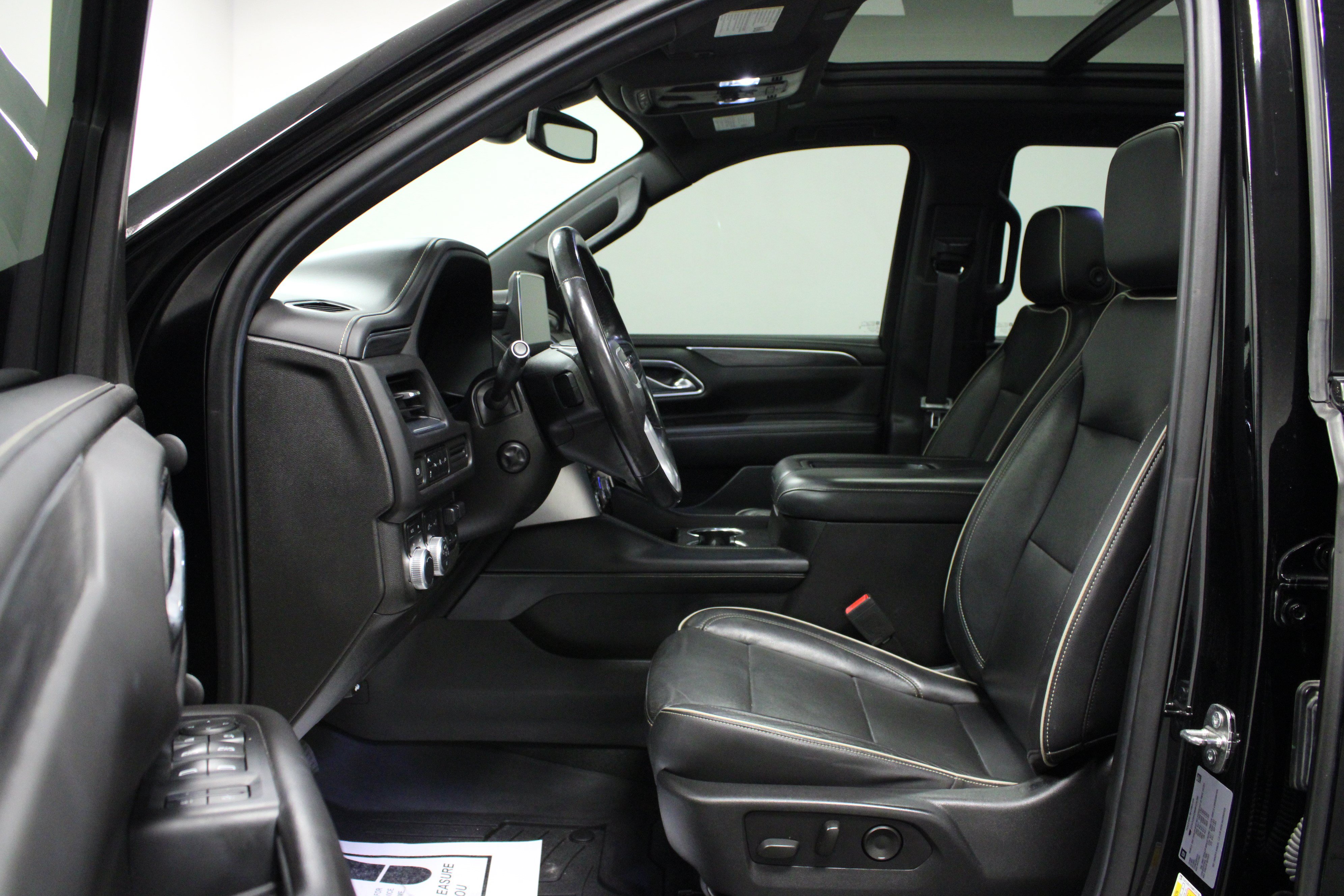 Used 2021 GMC Yukon SLT w/ SLT Luxury Plus Package AWD/4WD image 12