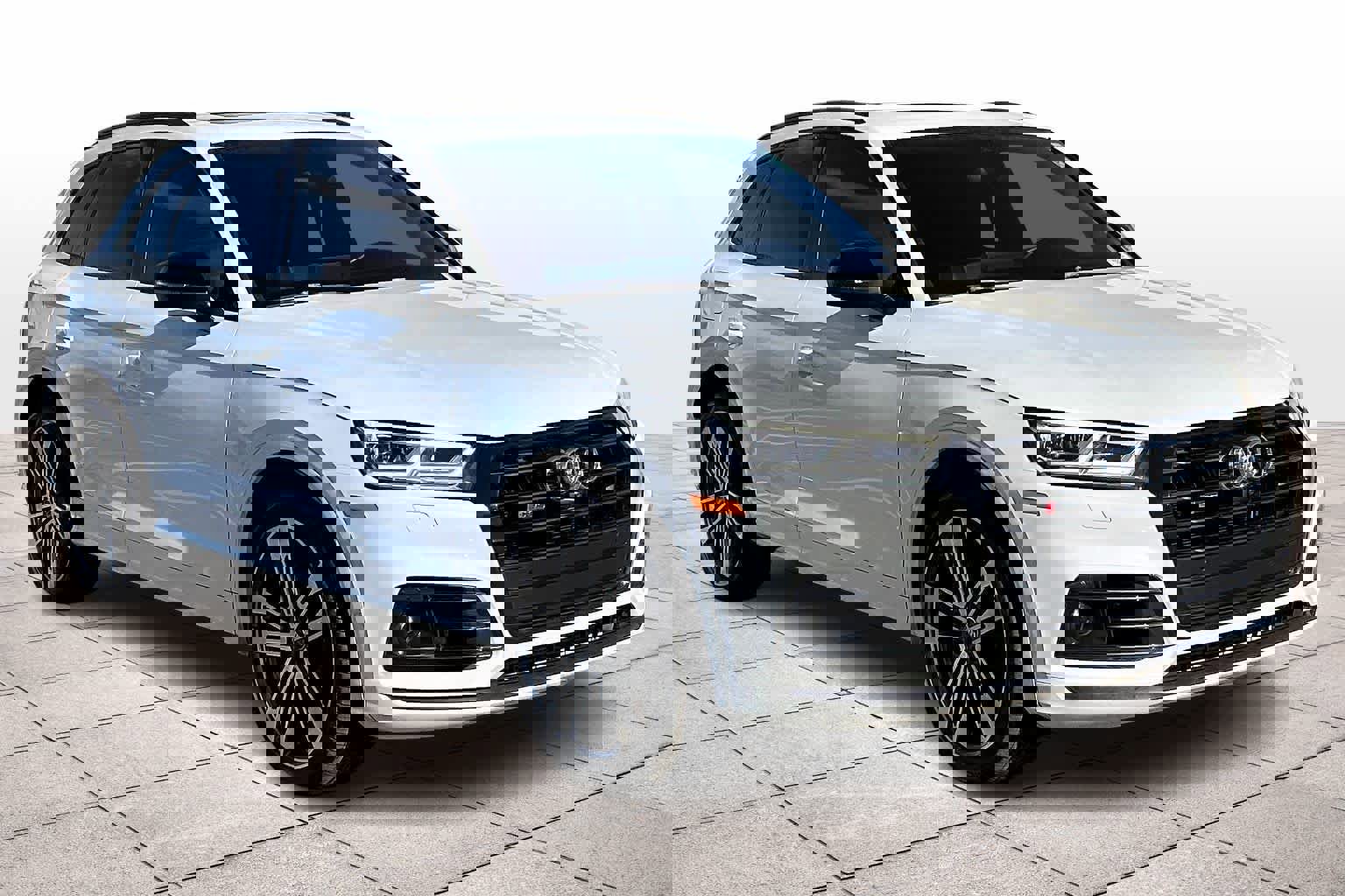 Used 2020 Audi SQ5 Prestige w/ Prestige Package image 2