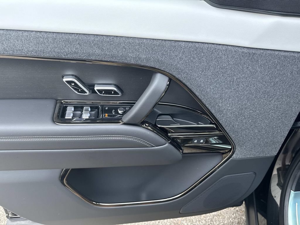 New 2027 Land Rover Range Rover Sport Battersea AWD/4WD image 20