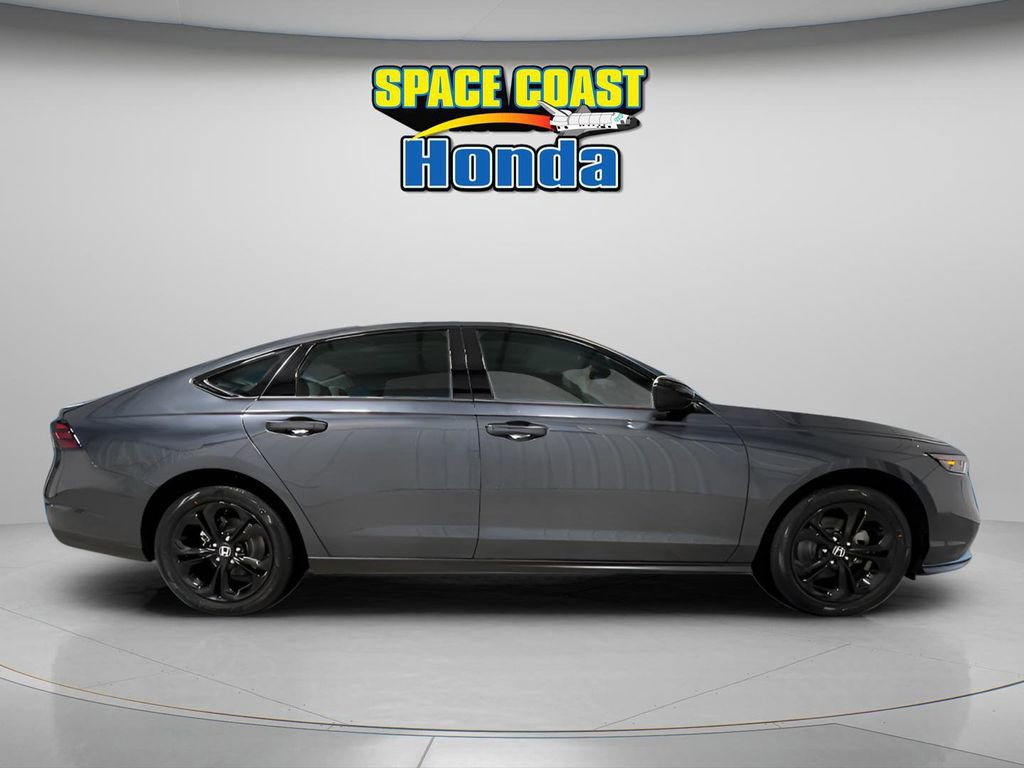 New 2025 Honda Accord SE image 2