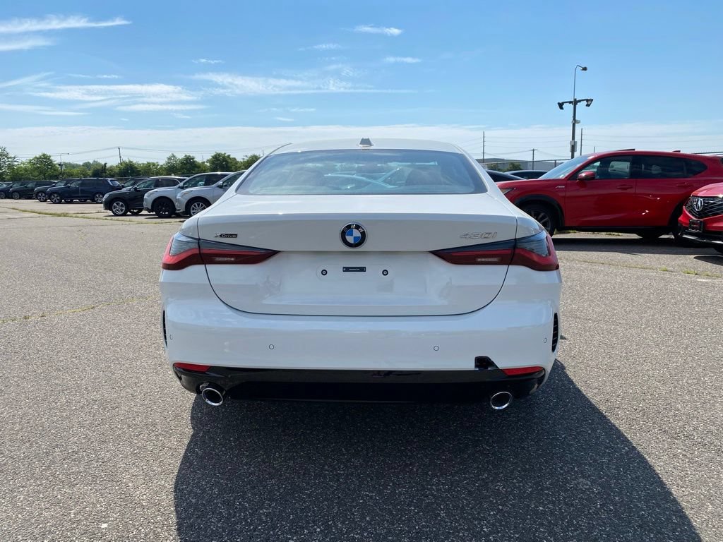 New 2027 BMW 430i Coupe w/ Premium Package AWD/4WD image 3