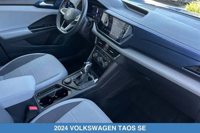 Used 2024 Volkswagen Taos SE w/ Panoramic Sunroof Package AWD/4WD image 18