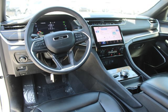 Used 2024 Jeep Grand Cherokee Limited 4xe AWD/4WD image 16