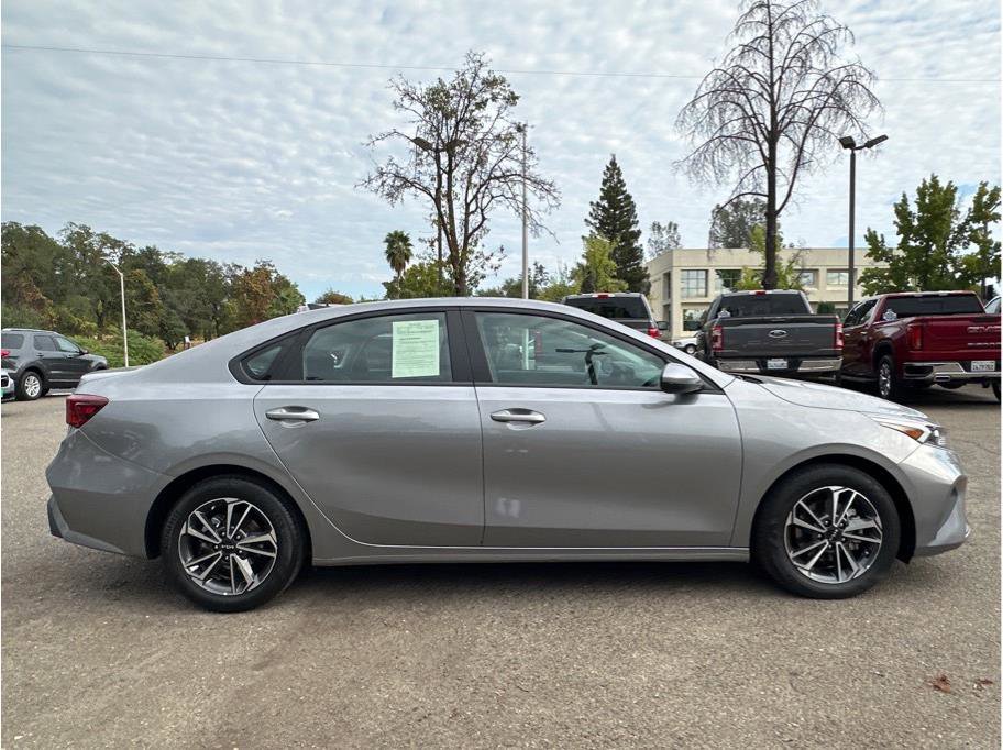Used 2024 Kia Forte LXS image 9